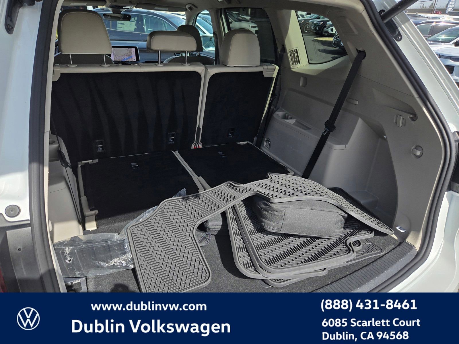 Certified 2024 Volkswagen Atlas SEL Premium R-Line image 26