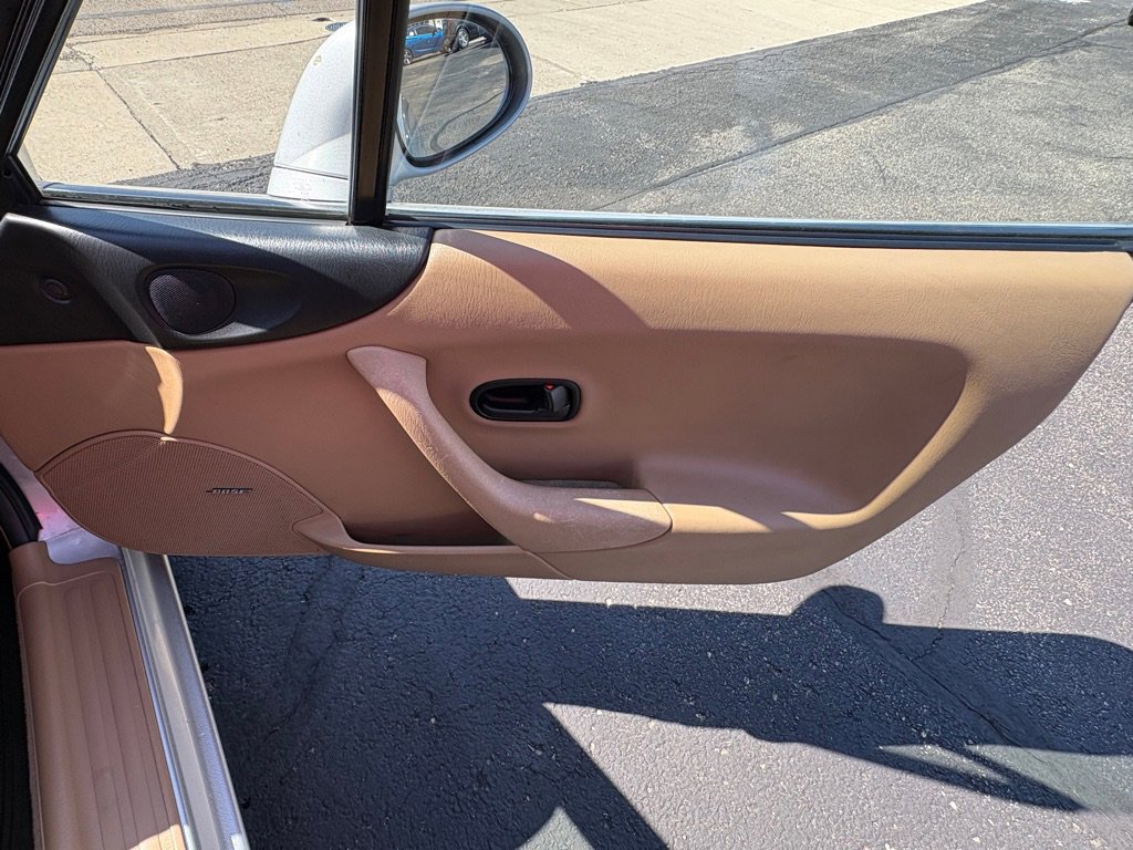 Used 1999 MAZDA MX-5 Miata RWD image 13