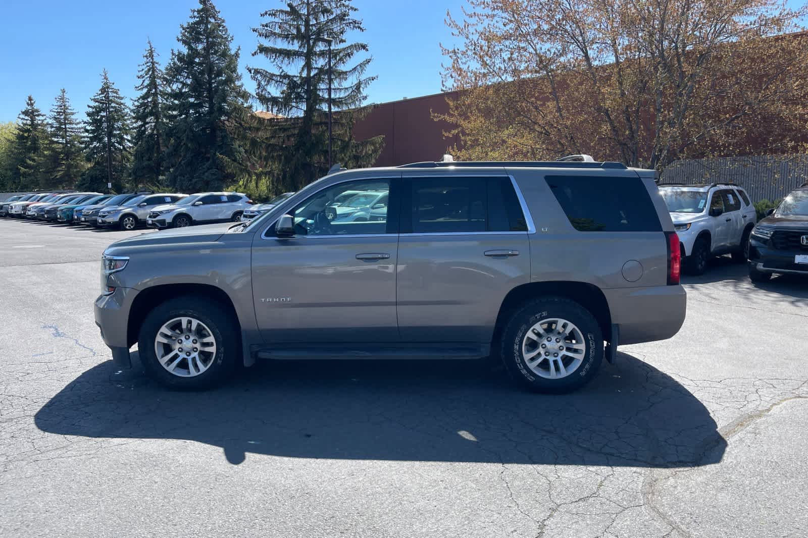 Used 2017 Chevrolet Tahoe LT w/ Luxury Package AWD/4WD video 2