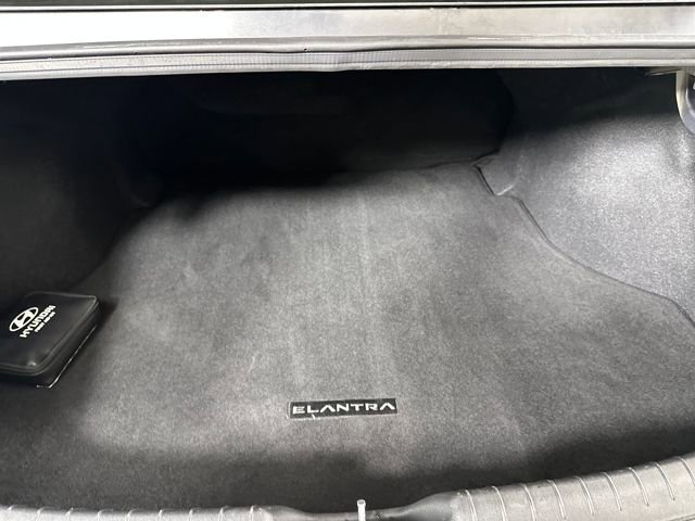 Used 2023 Hyundai Elantra SE image 26