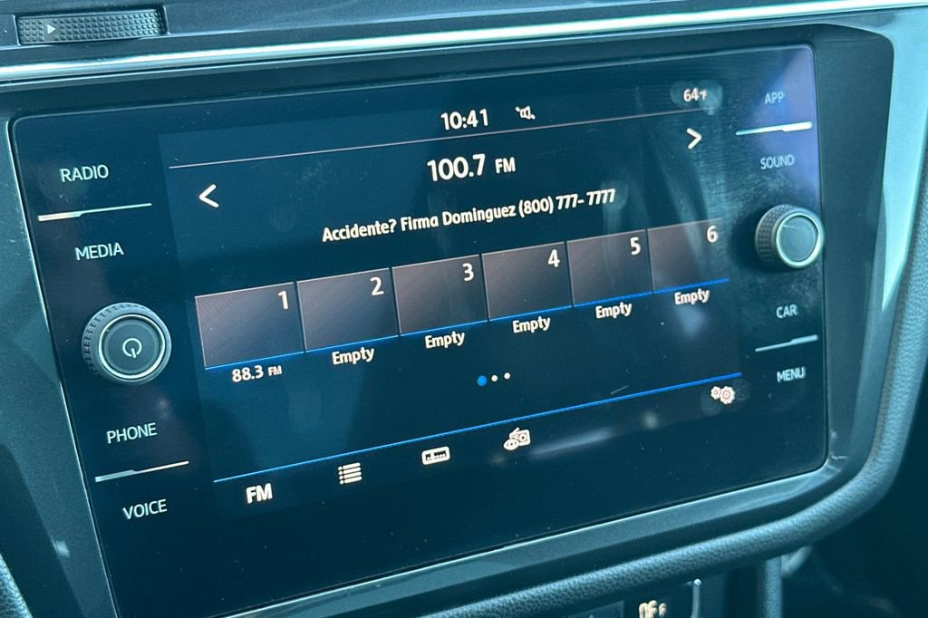 Used 2018 Volkswagen Tiguan SE w/ Panoramic Sunroof Package image 19