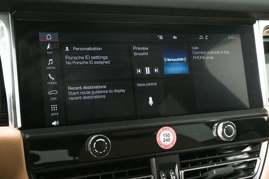 Certified 2026 Porsche Macan image 14