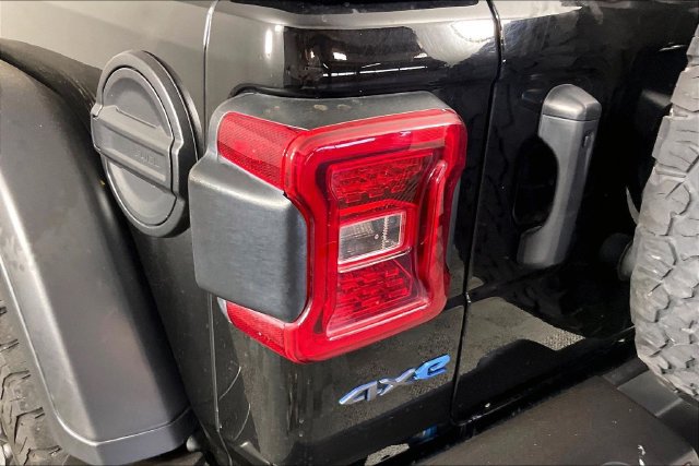 Used 2023 Jeep Wrangler Unlimited Rubicon 4xe w/ Cold Weather Group AWD/4WD image 22