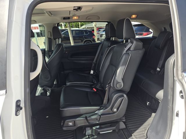 Used 2025 Honda Odyssey Touring image 16