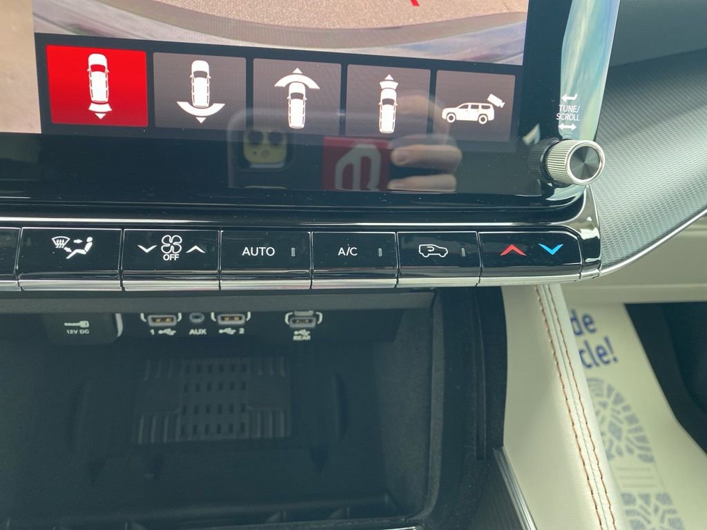 New 2026 Jeep Grand Wagoneer Summit w/ Rear Seat Video Group I AWD/4WD image 28
