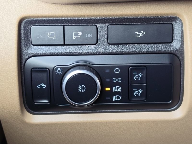 Used 2024 Ford F250 Lariat w/ Lariat Ultimate Package image 16