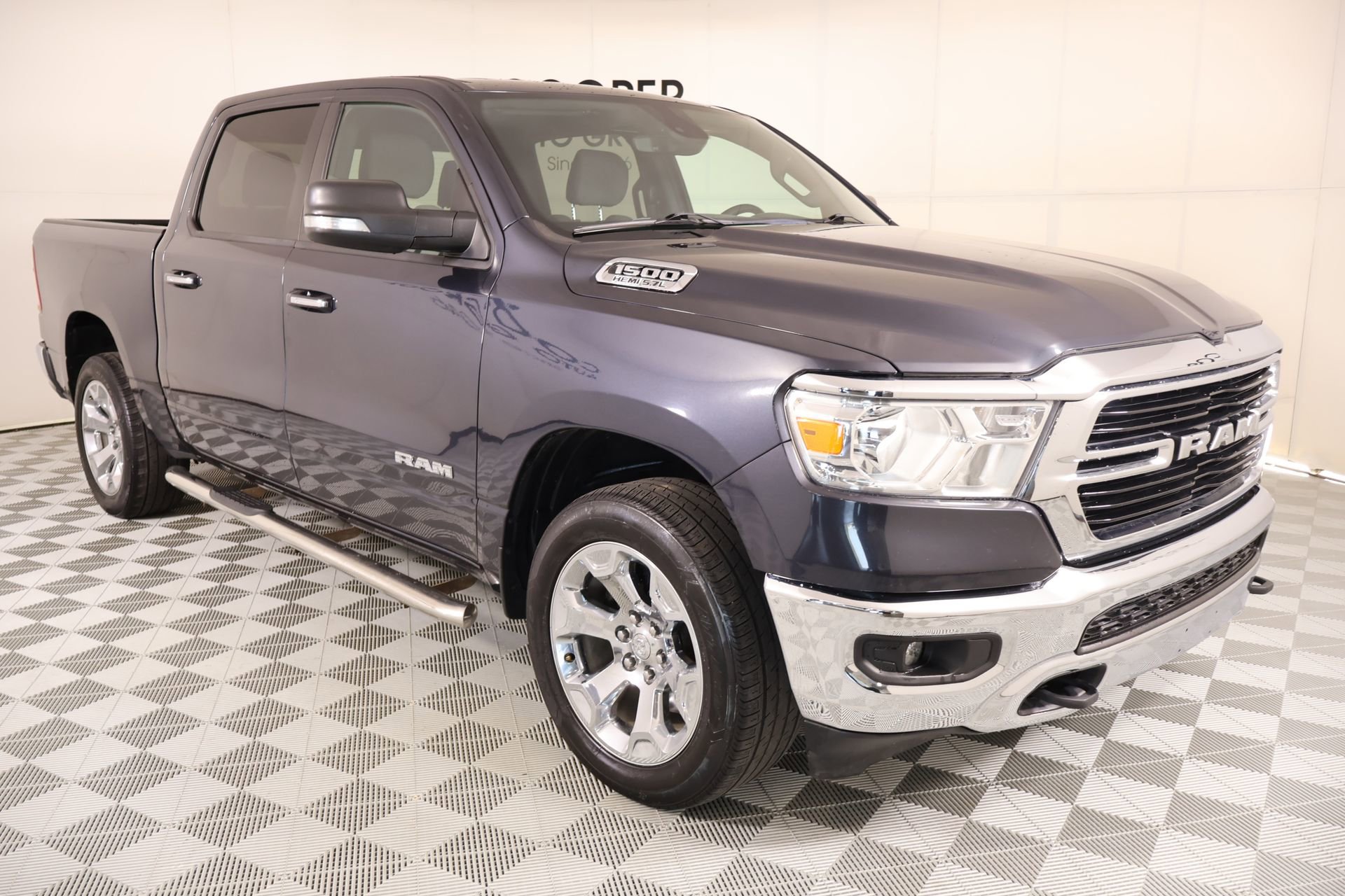 Used 2020 RAM 1500 Big Horn AWD/4WD image 1