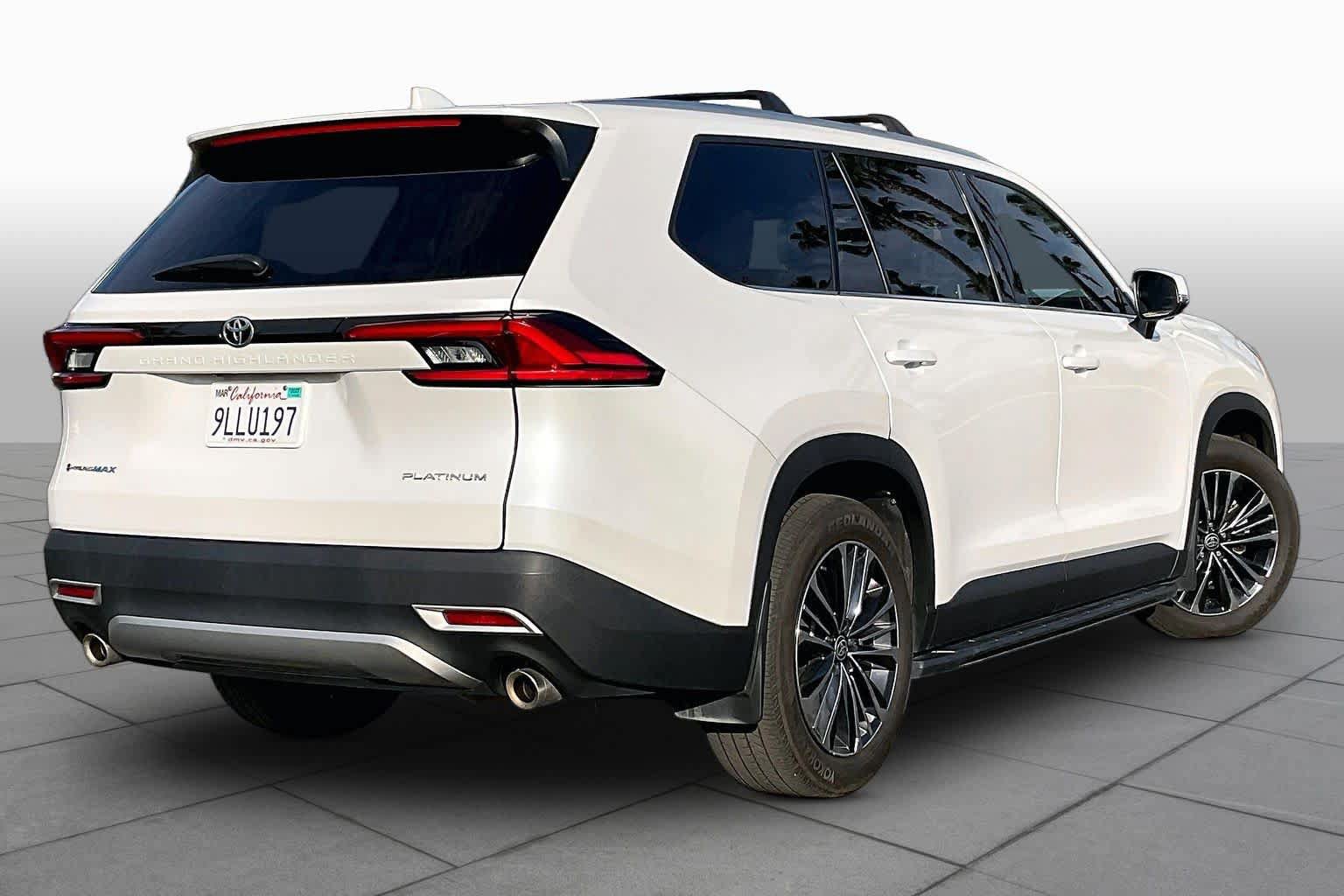 Used 2024 Toyota Grand Highlander AWD Hybrid image 12