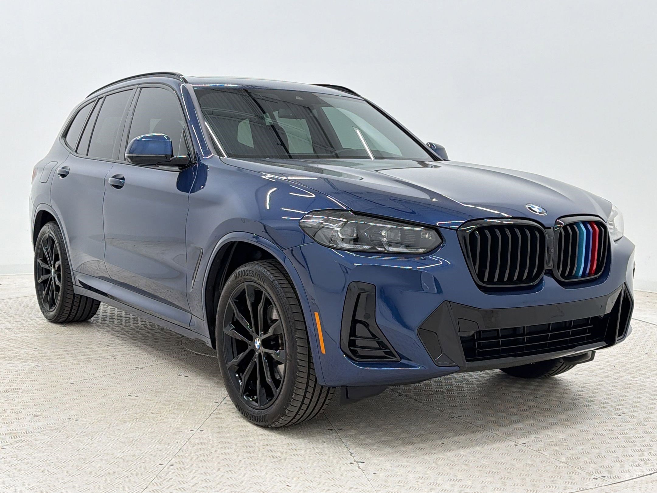 Certified 2024 BMW X3 xDrive30i w/ M Sport Package image 7