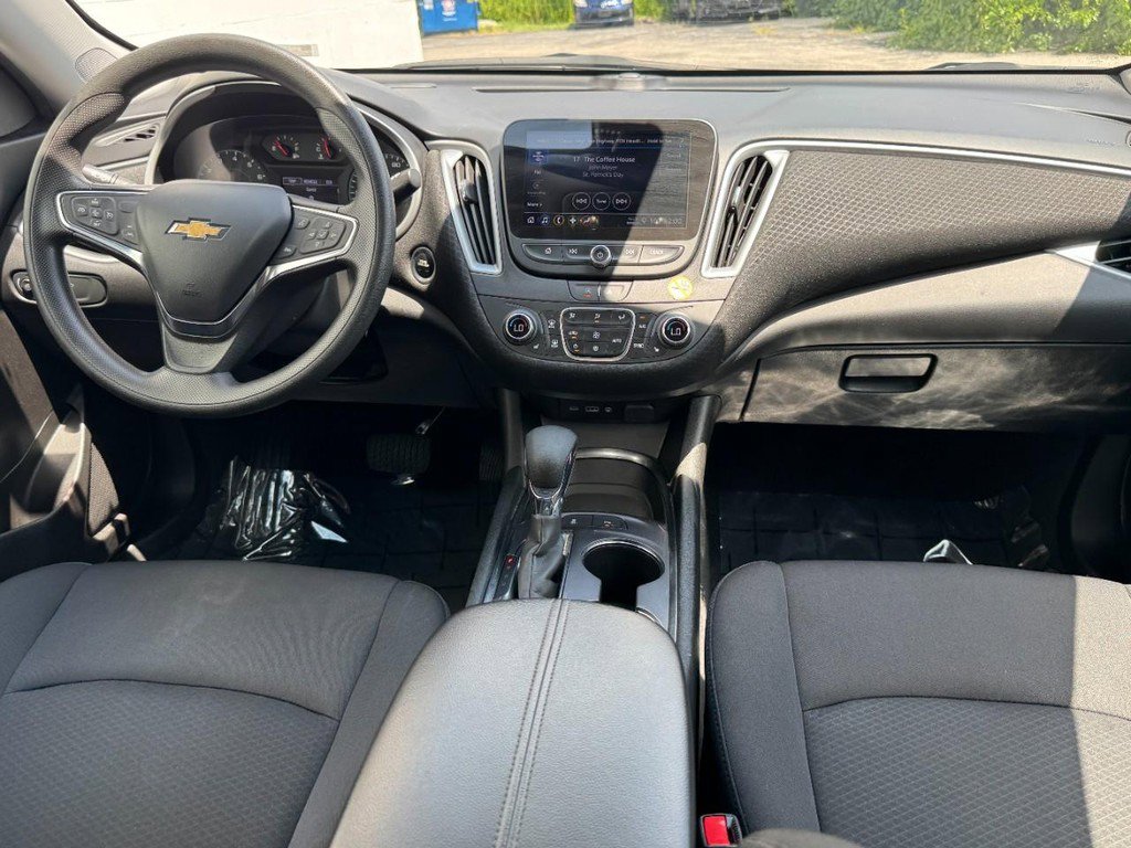 Used 2024 Chevrolet Malibu LT image 11