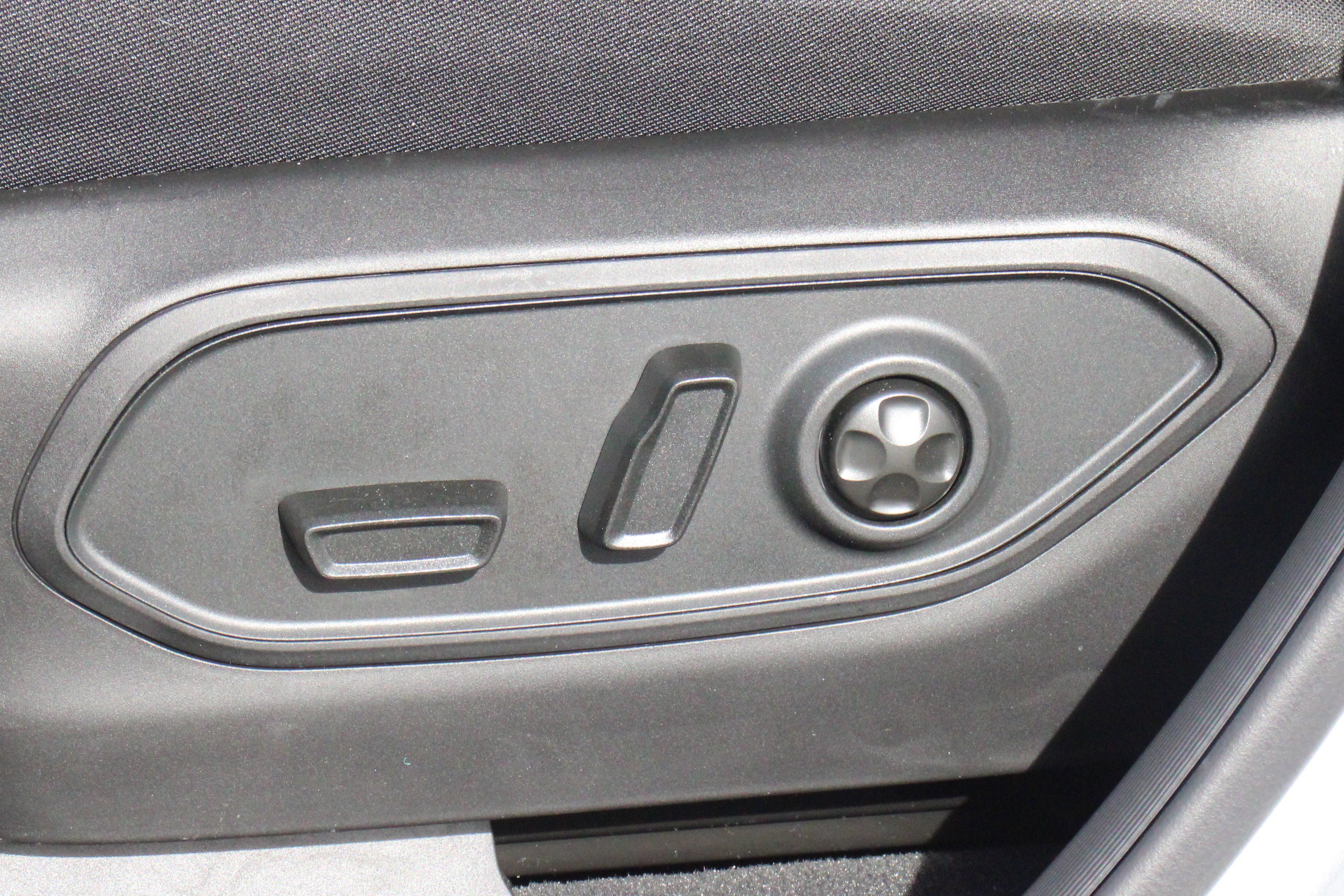 New 2025 Jeep Grand Cherokee Laredo X image 4