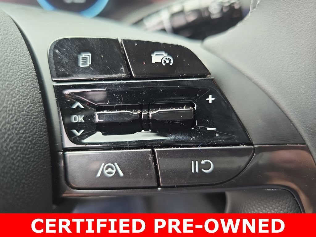 Certified 2025 Hyundai Elantra SEL FWD image 18