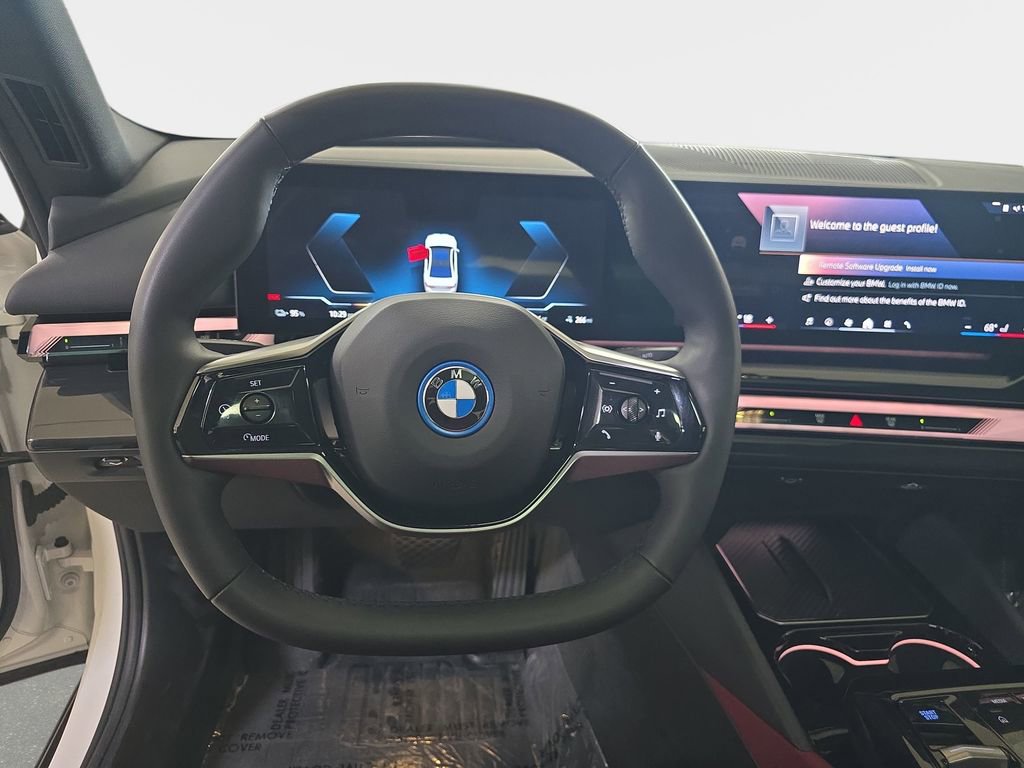 Used 2025 BMW i5 eDrive40i w/ Premium Package image 19