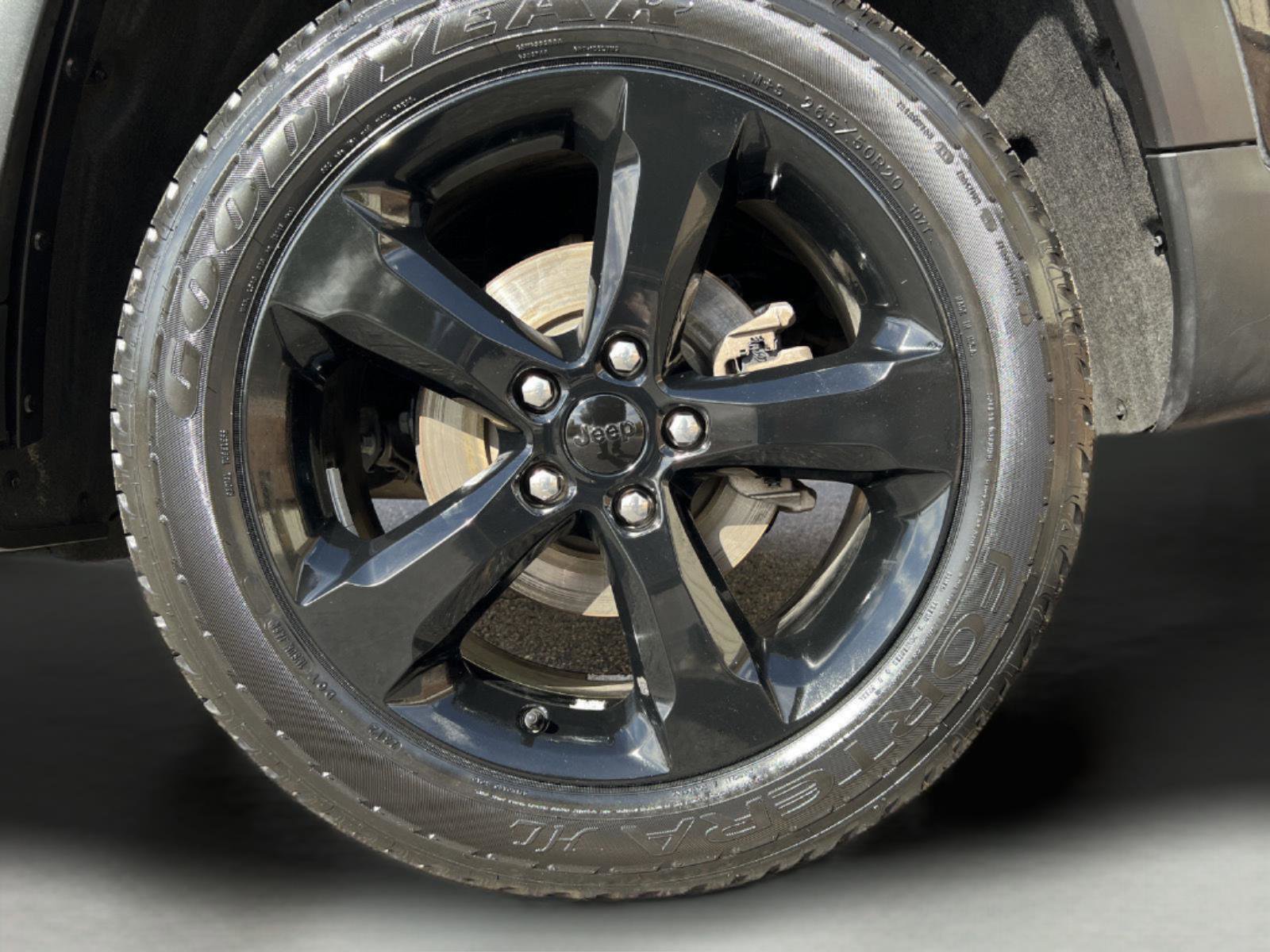 Used 2022 Jeep Grand Cherokee Altitude image 8