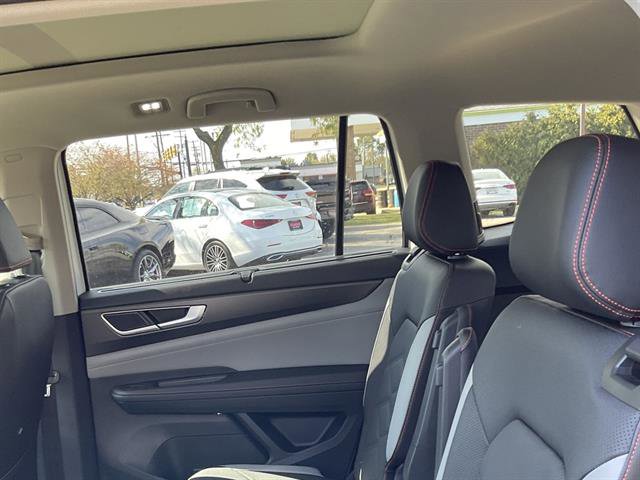 New 2026 Volkswagen Atlas Peak Edition image 6