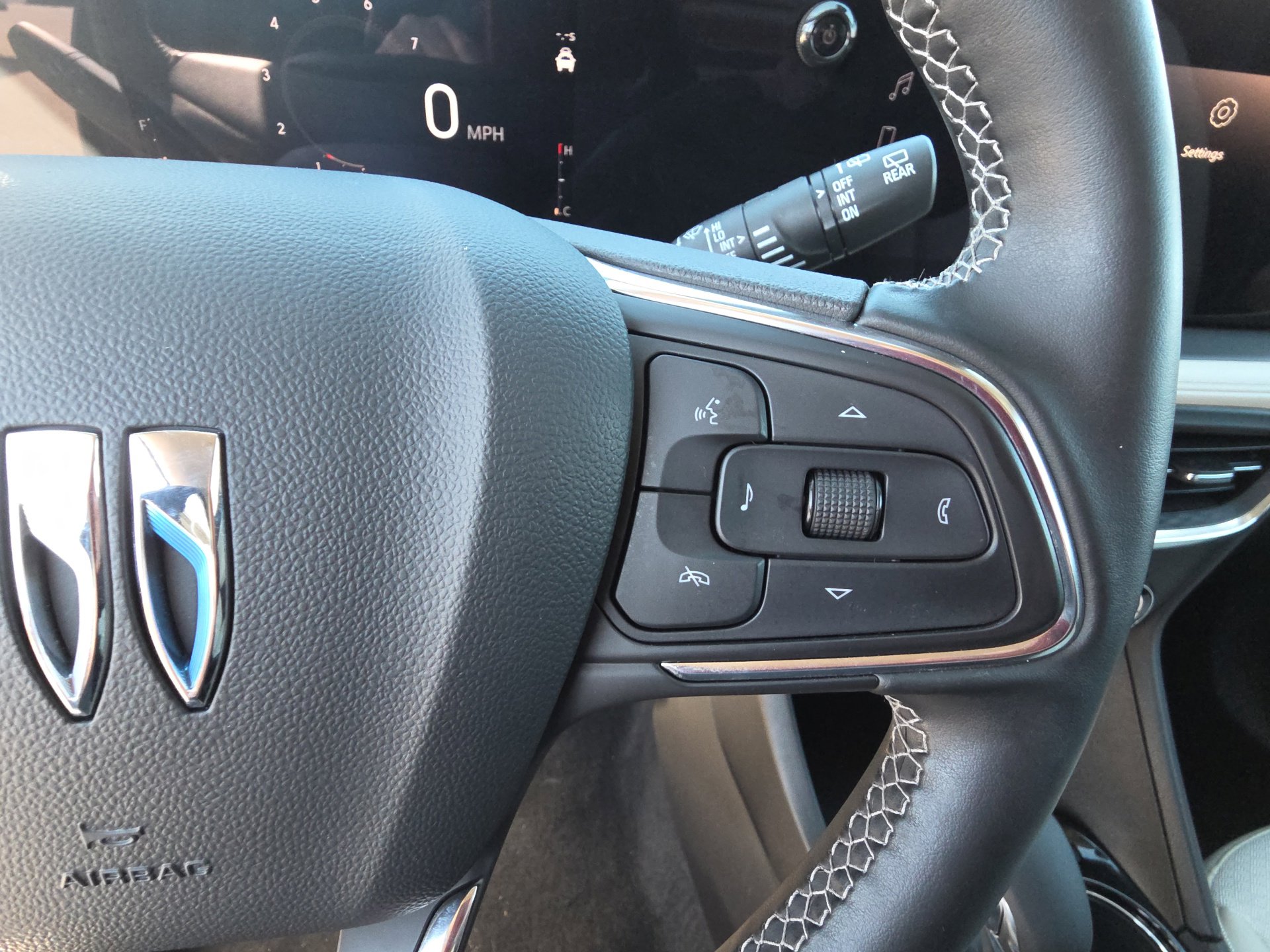 Certified 2025 Buick Encore GX Preferred w/ Comfort Package image 19