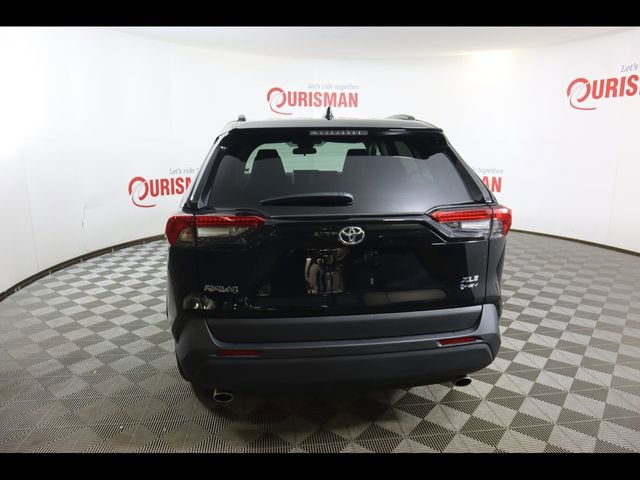 Used 2025 Toyota RAV4 XLE image 9