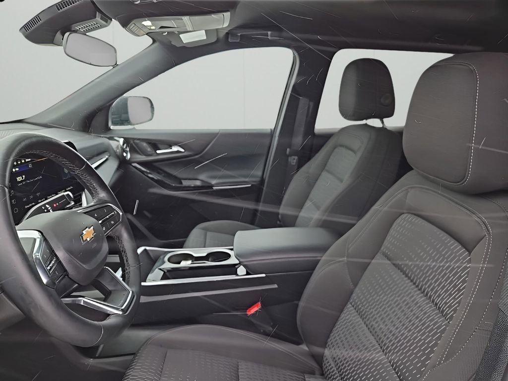 Used 2025 Chevrolet Equinox LT image 9