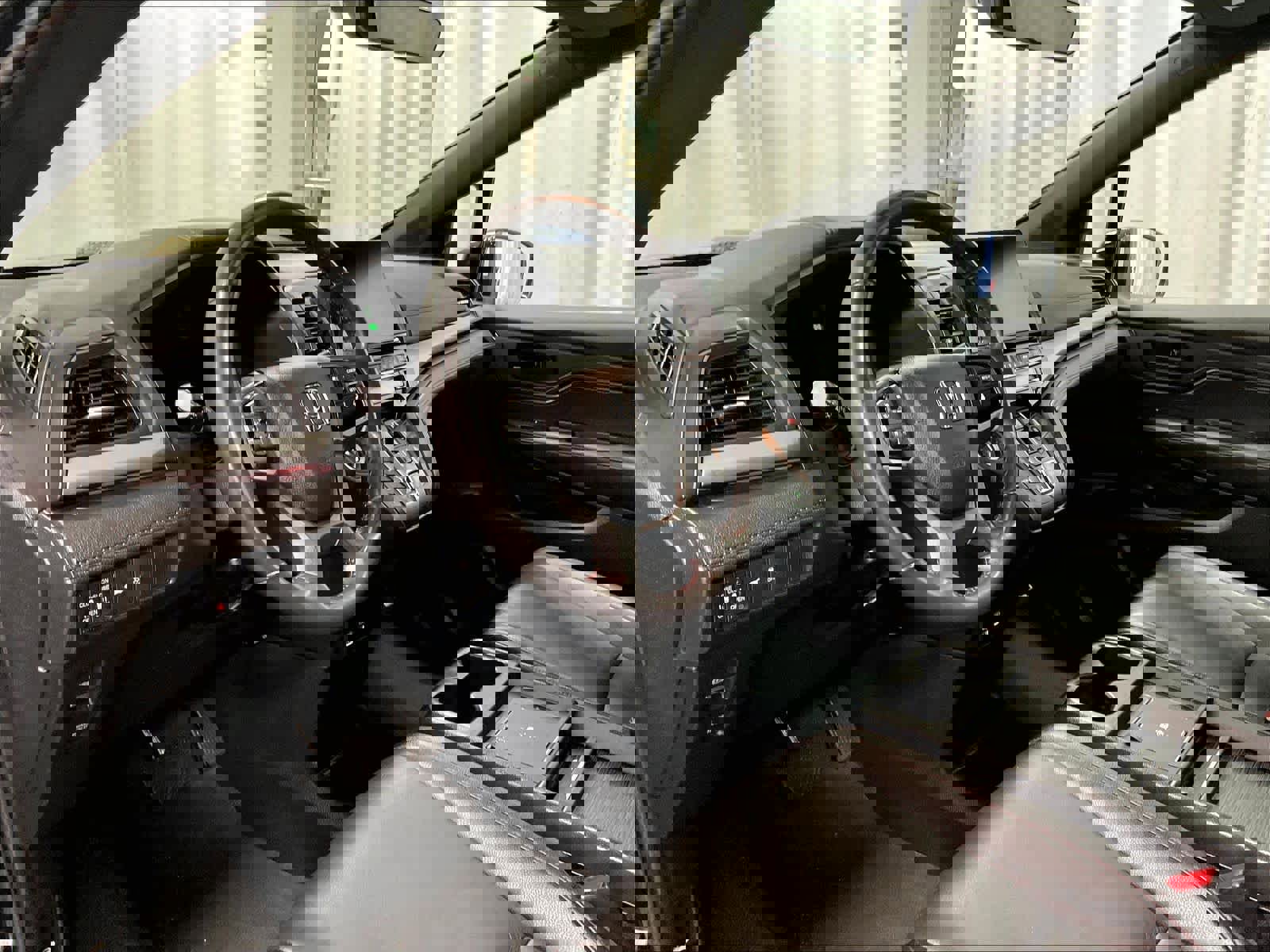 Used 2025 Honda Odyssey Sport-L image 8