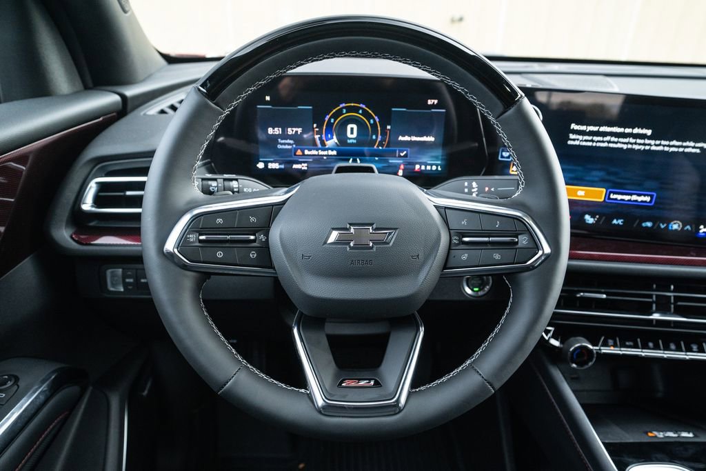 New 2025 Chevrolet Traverse Z71 w/ Enhanced Driving Package image 18