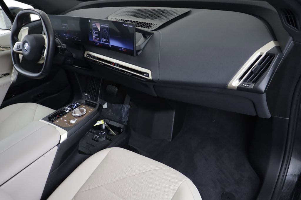 Certified 2023 BMW iX xDrive50 w/ Premium Package AWD/4WD image 21
