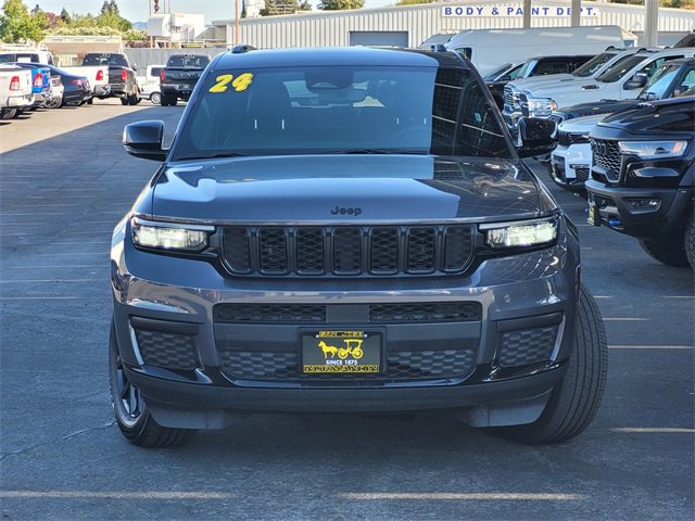 Certified 2024 Jeep Grand Cherokee L Laredo image 2
