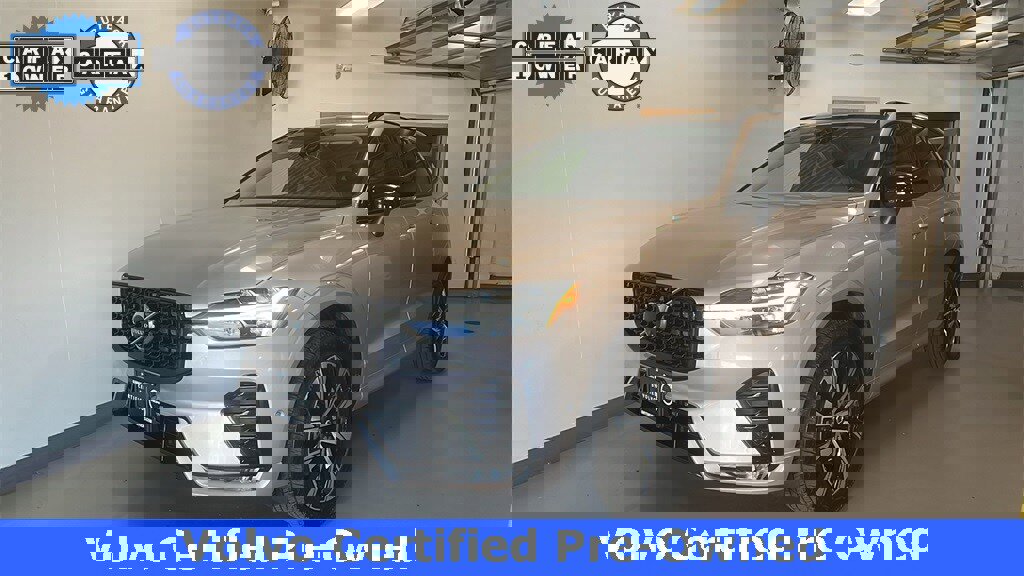 Certified 2025 Volvo XC60 B5 Plus image 1