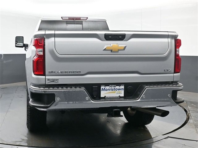 Used 2023 Chevrolet Silverado 3500 LTZ w/ LTZ Convenience Package image 13