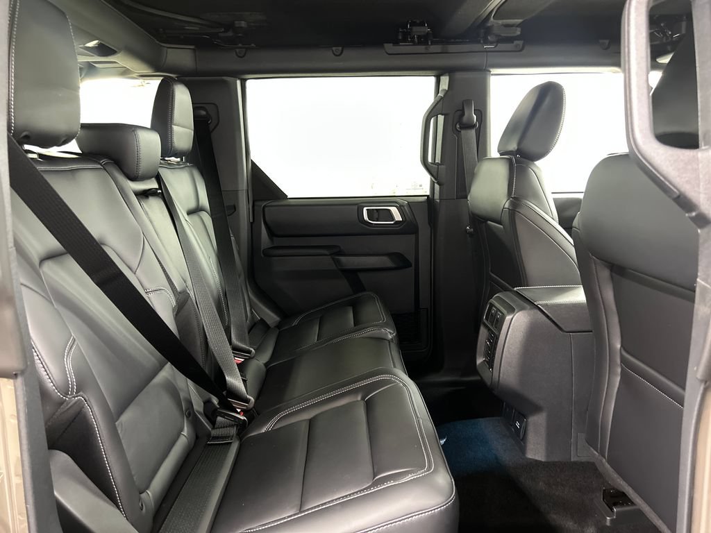 New 2026 Ford Bronco Outer Banks w/ Sasquatch Package AWD/4WD image 16