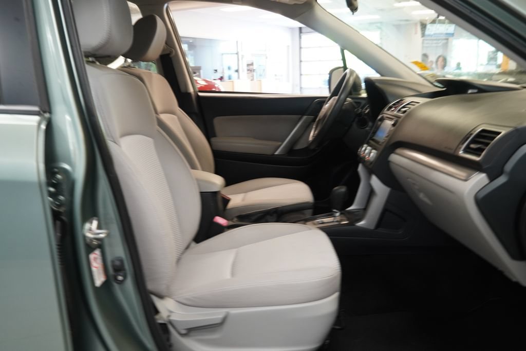 Used 2016 Subaru Forester 2.5i w/ Alloy Wheel Package AWD/4WD image 25