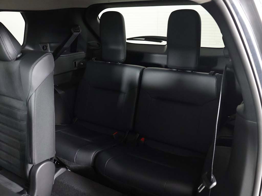 New 2025 Mitsubishi Outlander SE image 39