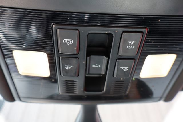 Used 2020 Volkswagen Jetta R-Line w/ R-Line Cold Weather Package image 24