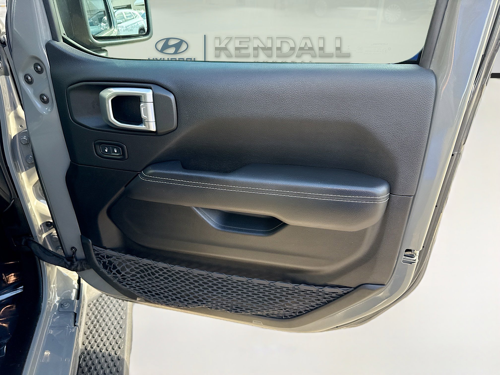 Used 2022 Jeep Wrangler Unlimited Sahara image 32