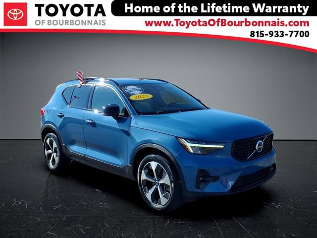 Used 2023 Volvo XC40 B4 Ultimate FWD image 1