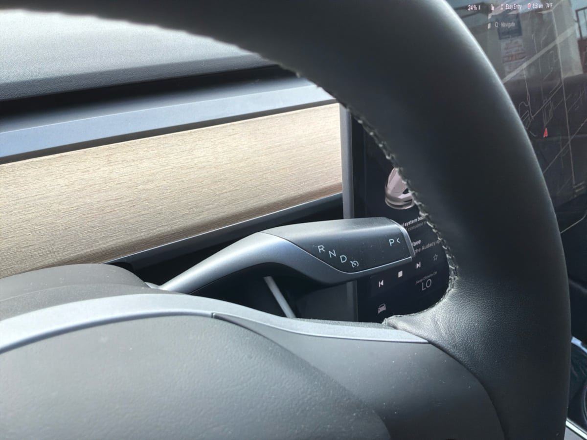 Used 2020 Tesla Model 3 Standard Range RWD image 17