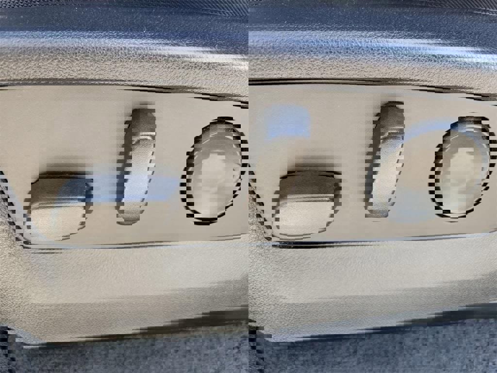 Used 2024 Chevrolet Colorado Z71 w/ Z71 Convenience Package 2 image 17