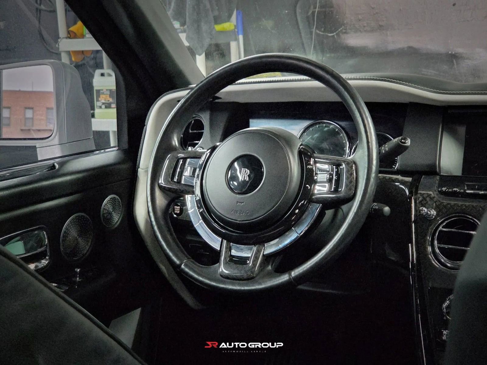 Used 2020 Rolls-Royce Cullinan Black Badge image 11