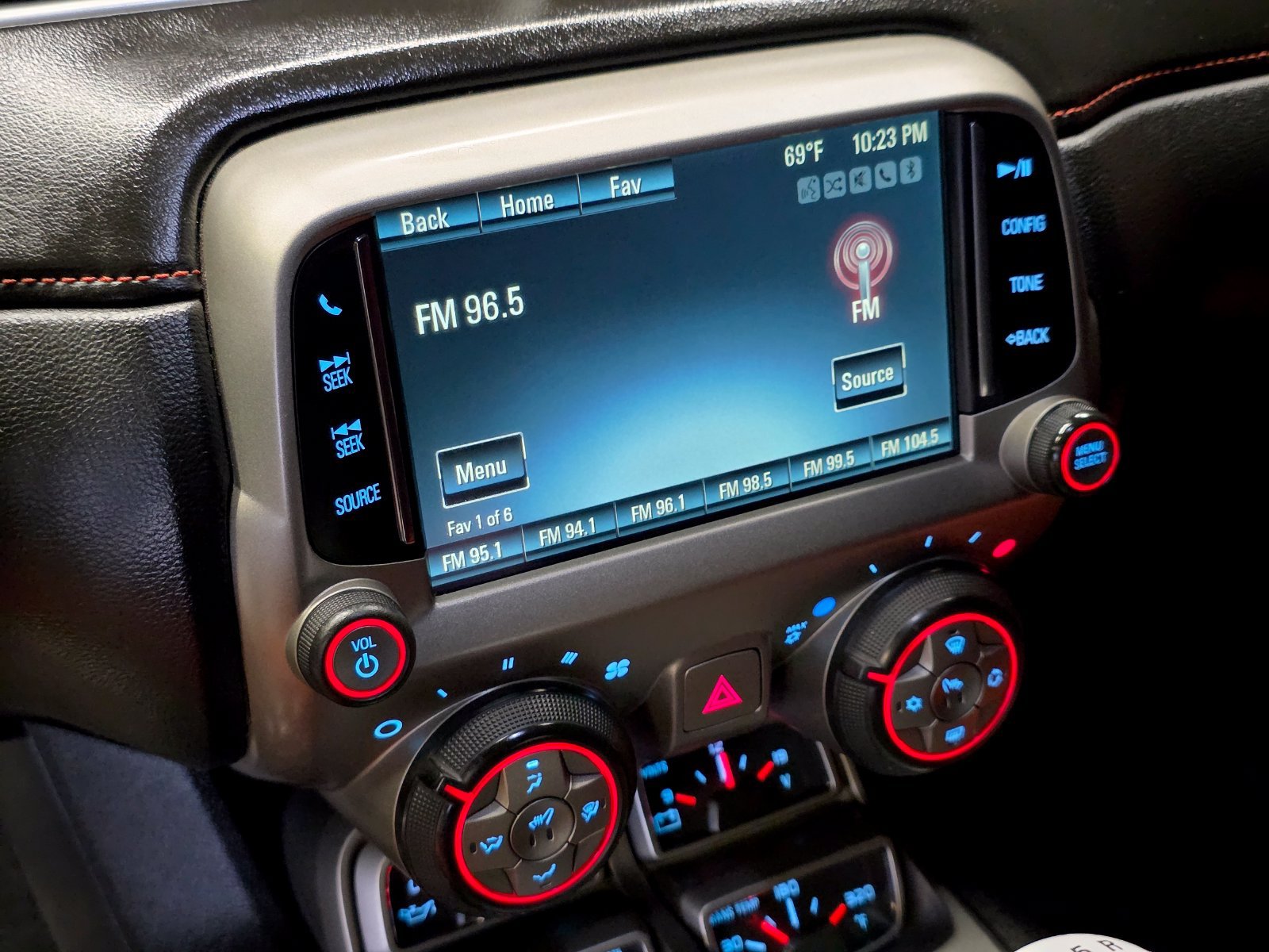 Used 2015 Chevrolet Camaro SS RWD image 28