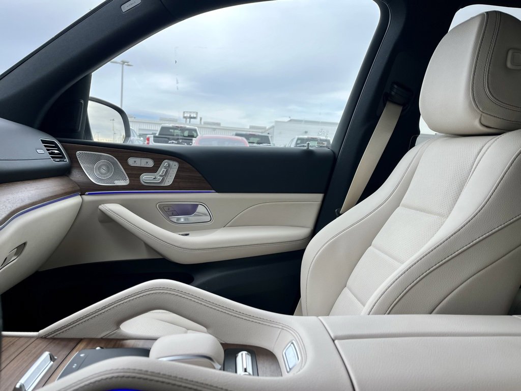 Used 2025 Mercedes-Benz GLS 450 4MATIC image 49