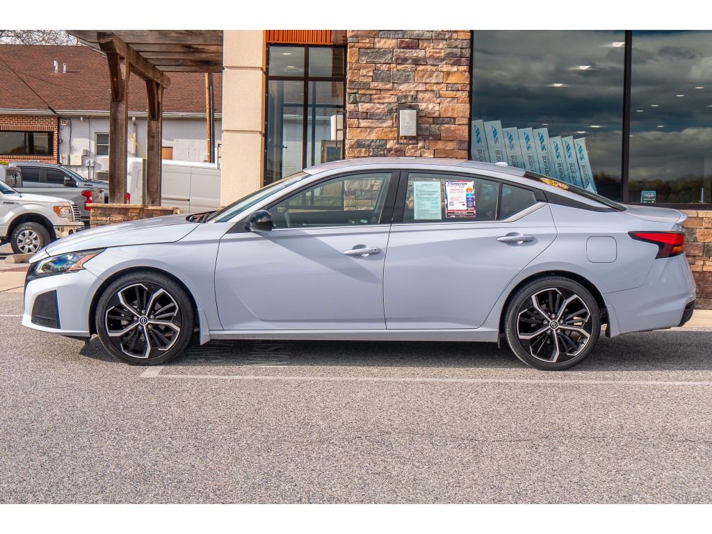 Used 2023 Nissan Altima 2.5 SR image 6