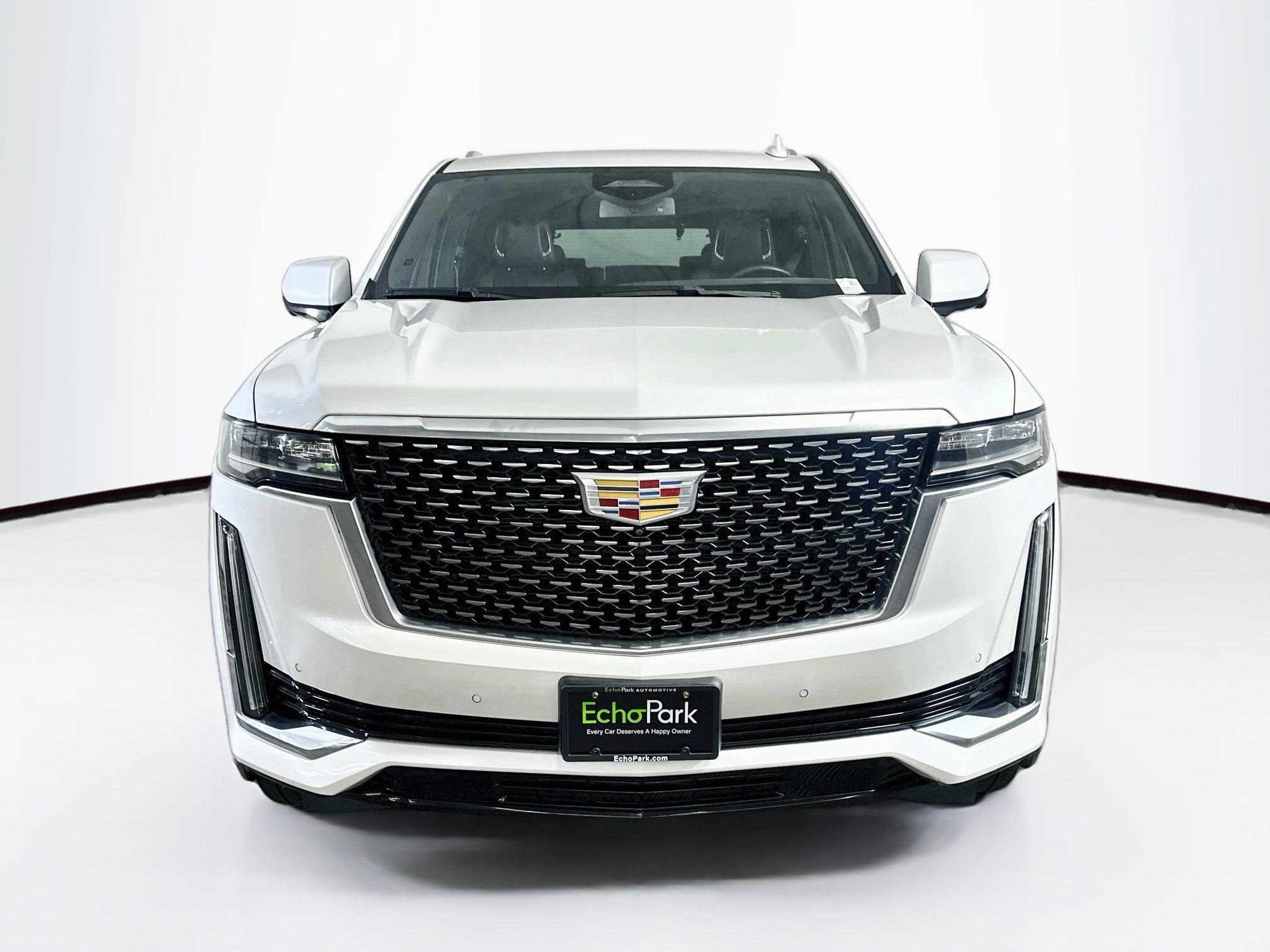 Used 2022 Cadillac Escalade Luxury RWD image 2