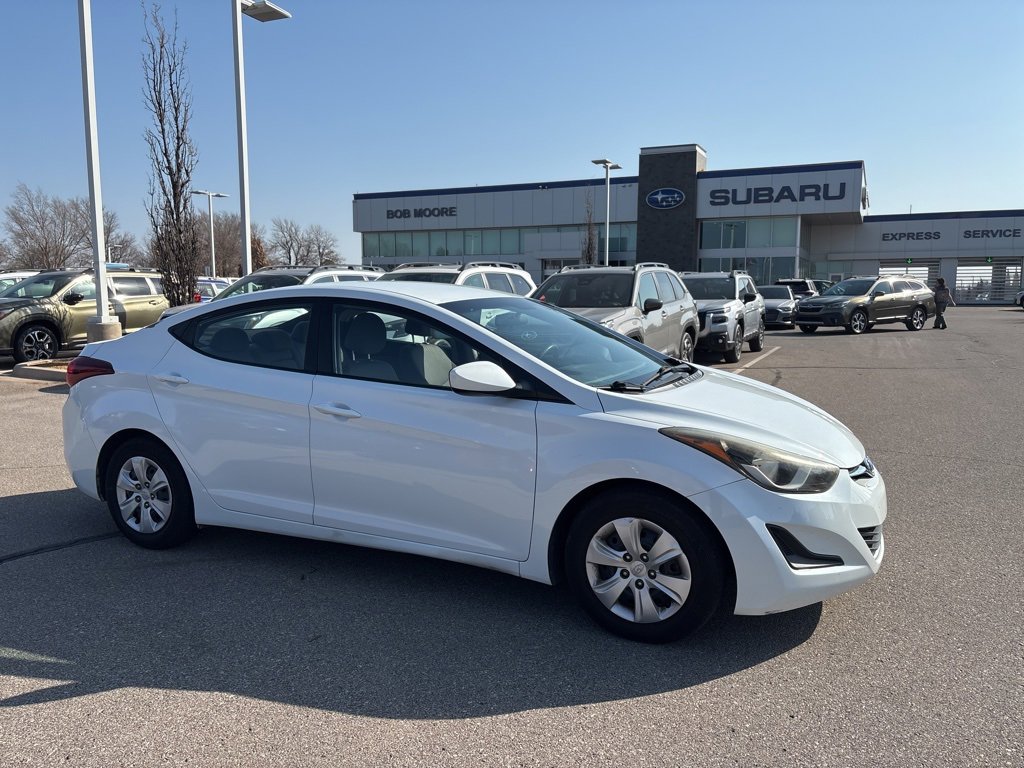 Used 2016 Hyundai Elantra SE image 1