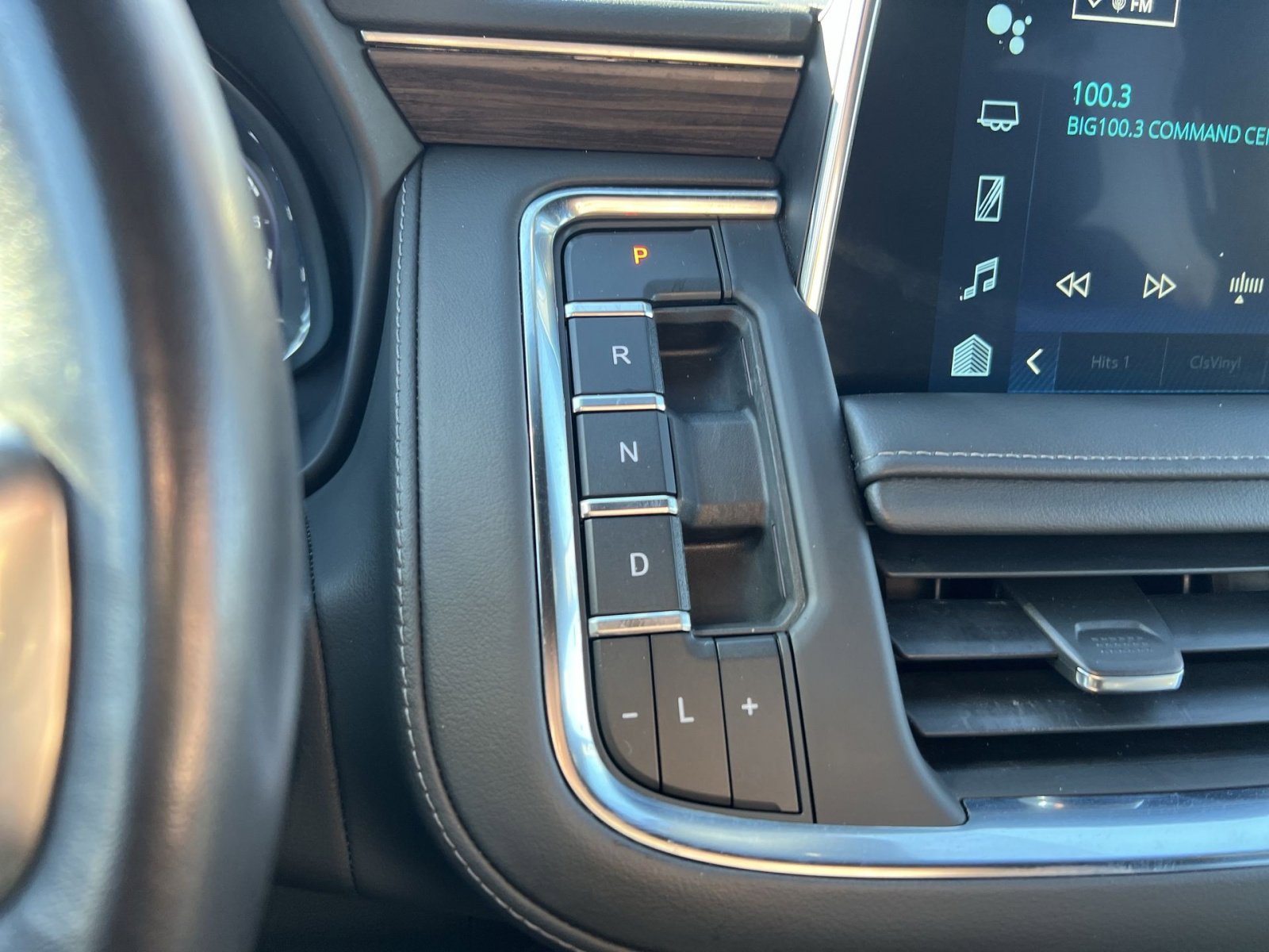 Used 2022 Chevrolet Tahoe LT w/ Luxury Package image 21