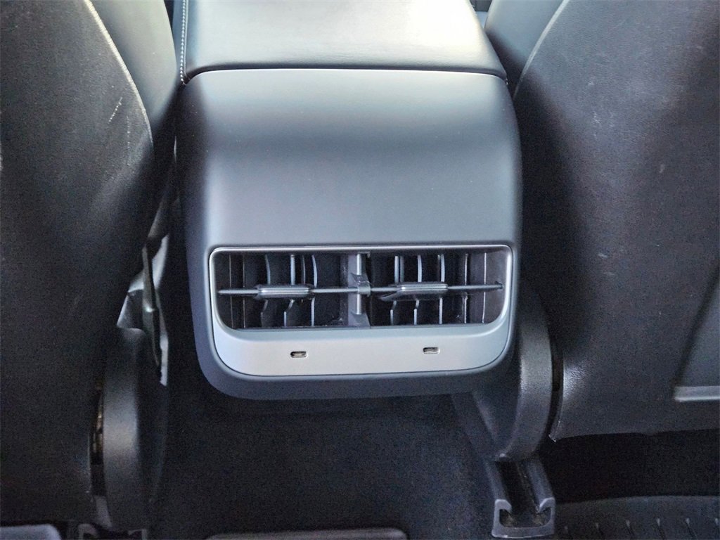 Used 2020 Tesla Model Y Long Range image 21