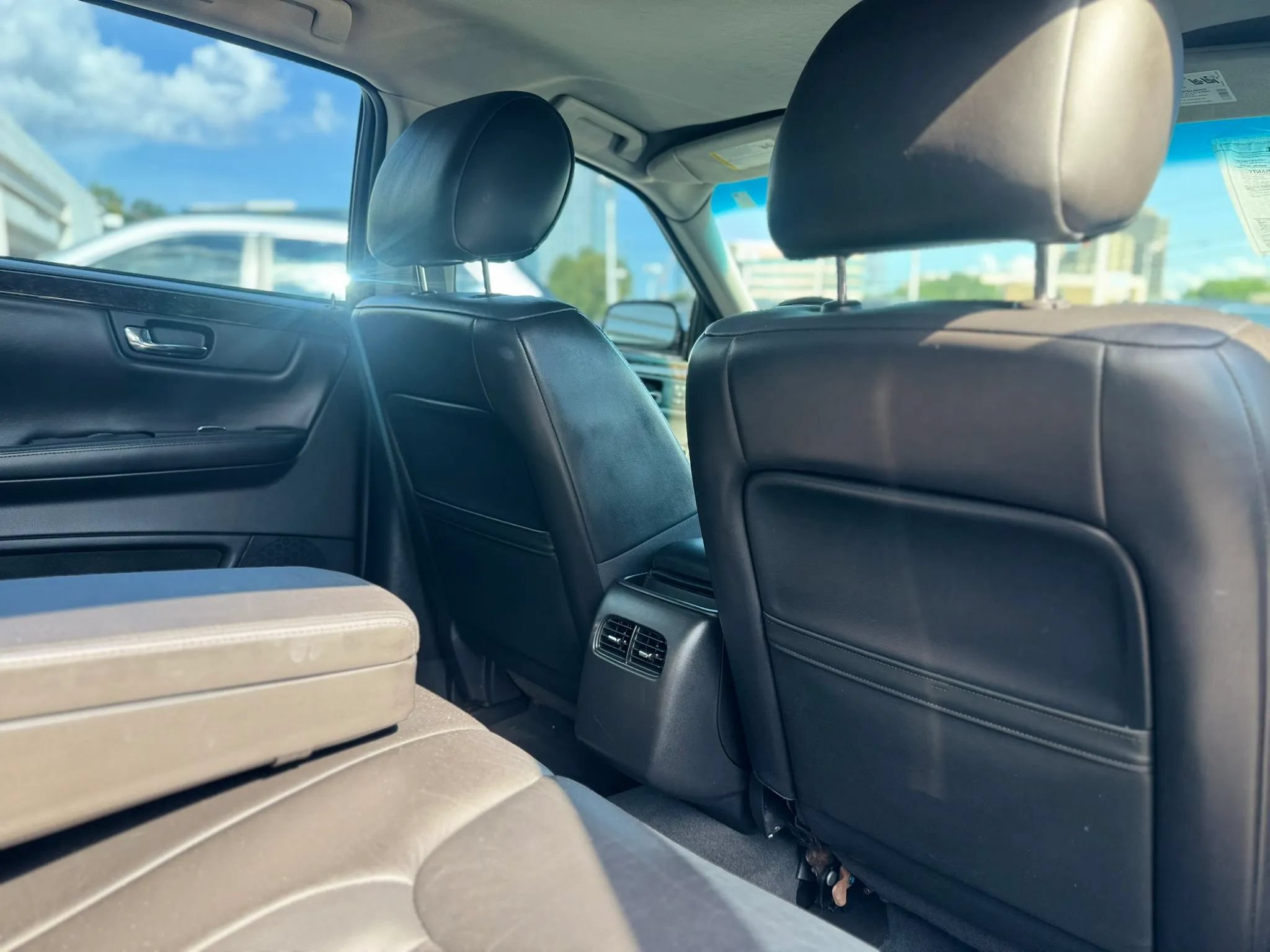 Used 2010 Cadillac DTS FWD image 35