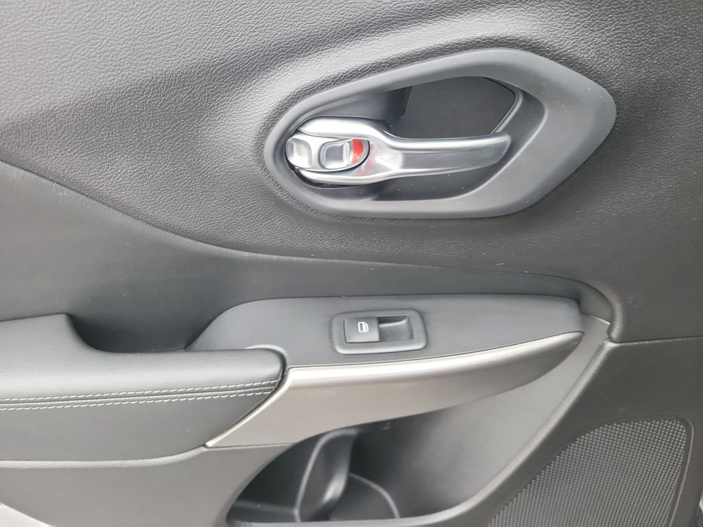 Used 2021 Jeep Cherokee High Altitude image 8