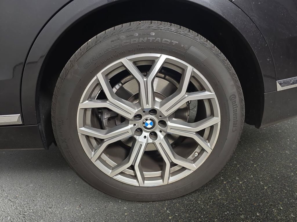 Used 2022 BMW X7 xDrive40i w/ Premium Package AWD/4WD image 38