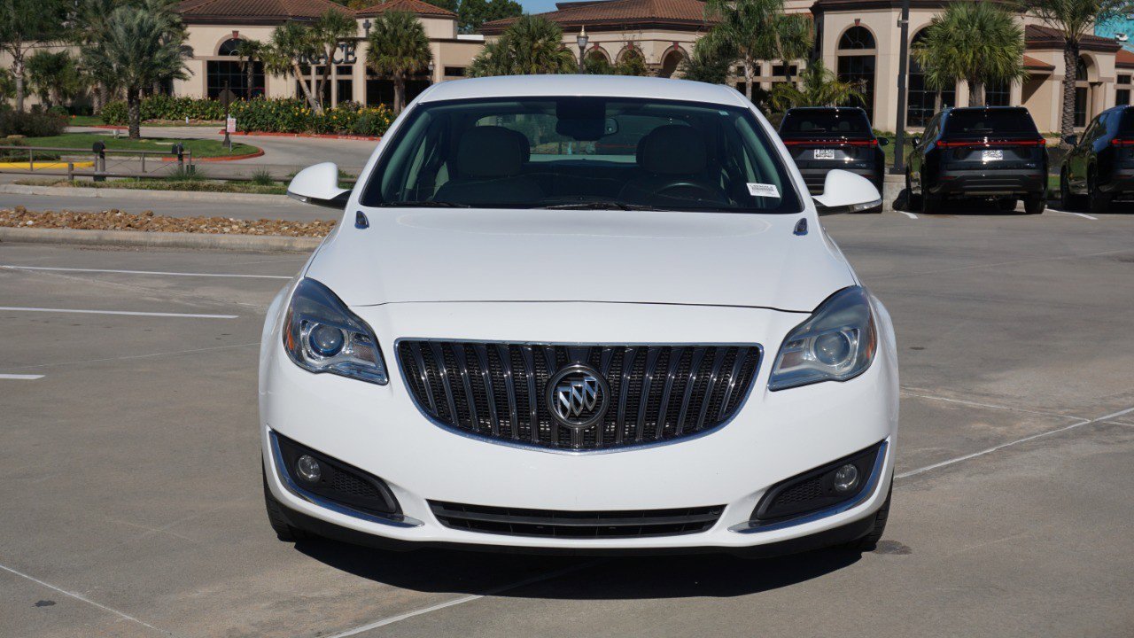 Used 2016 Buick Regal Premium image 2