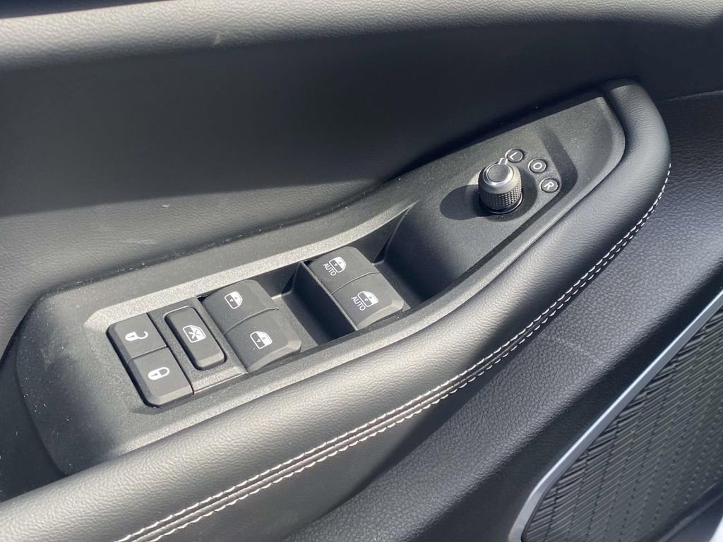 New 2026 Jeep Grand Cherokee Limited w/ Luxury Tech Group II image 43