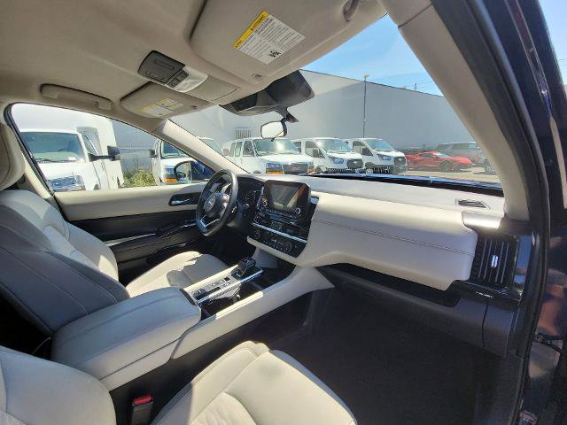 Used 2022 Nissan Pathfinder SV image 27